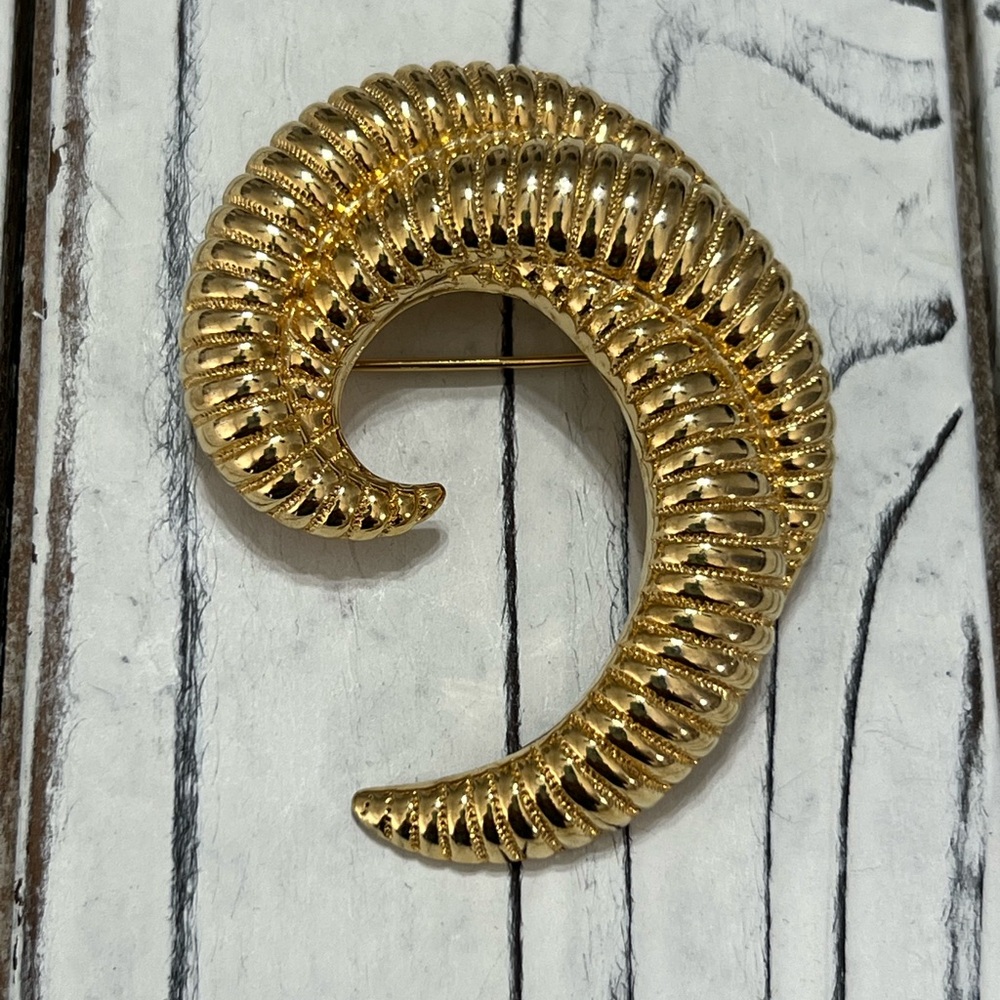 Vintage Gold Crescent Brooch